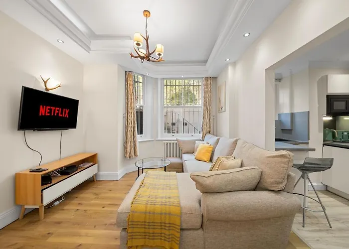 Sg, Knightsbridge Residence With Garden Terrace By Harrods